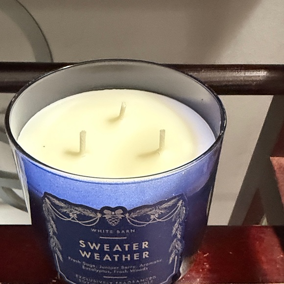 White Barn Sweater Weather Blue Candle - Picture 2 of 2